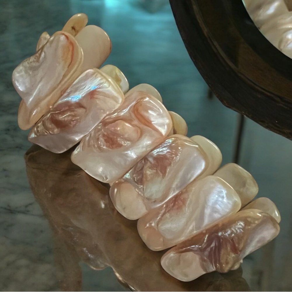 💖 Luminous Abalone Shell Bracelet 💖